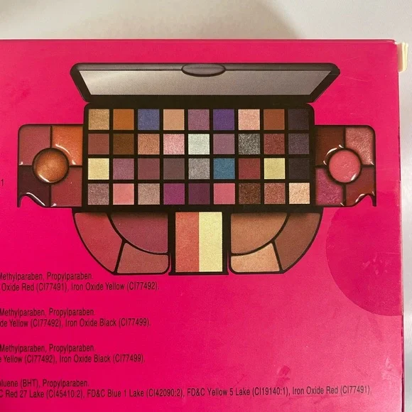 NWT Ulta Beauty “beauty gems” Master Glam 54 Piece Eyes & Face Collection